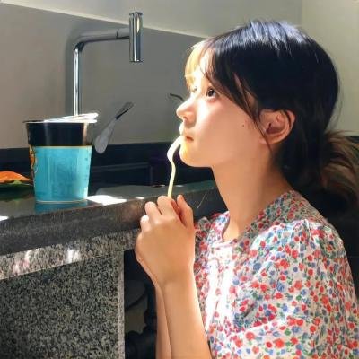 经常请吃饭的理事大人